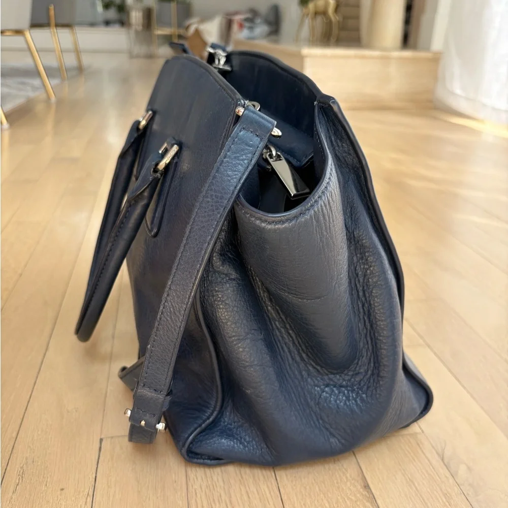 Michael Kors Black Leather Shoulder Bag - Picture 5 of 6